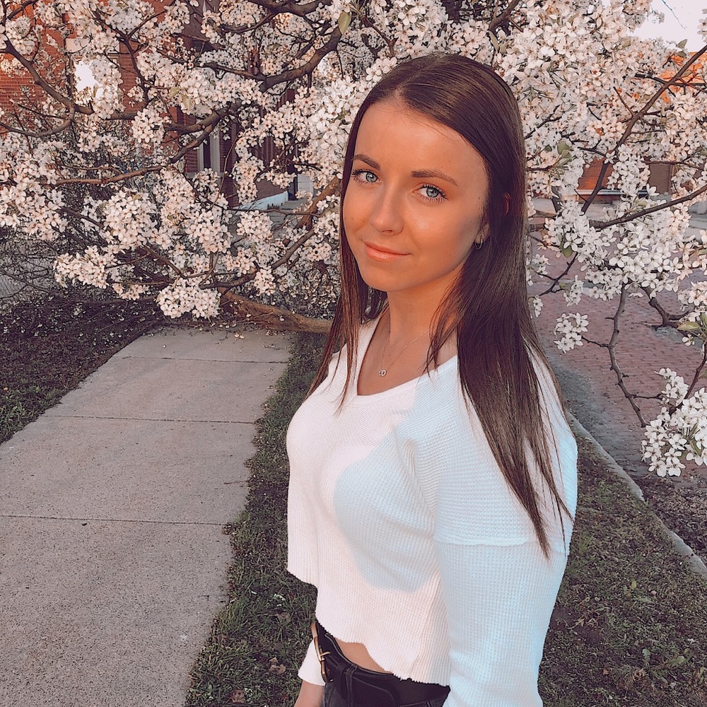 Meet your Posher, Elizabeth